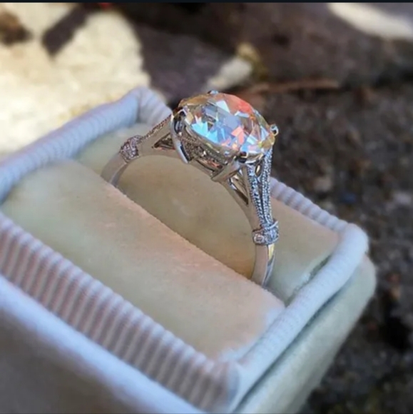 🩶🩶NEW🩶🩶 STUNNING!! Vintage 2.5kt Round CZ Ring in SILVER Plating - Picture 2 of 16